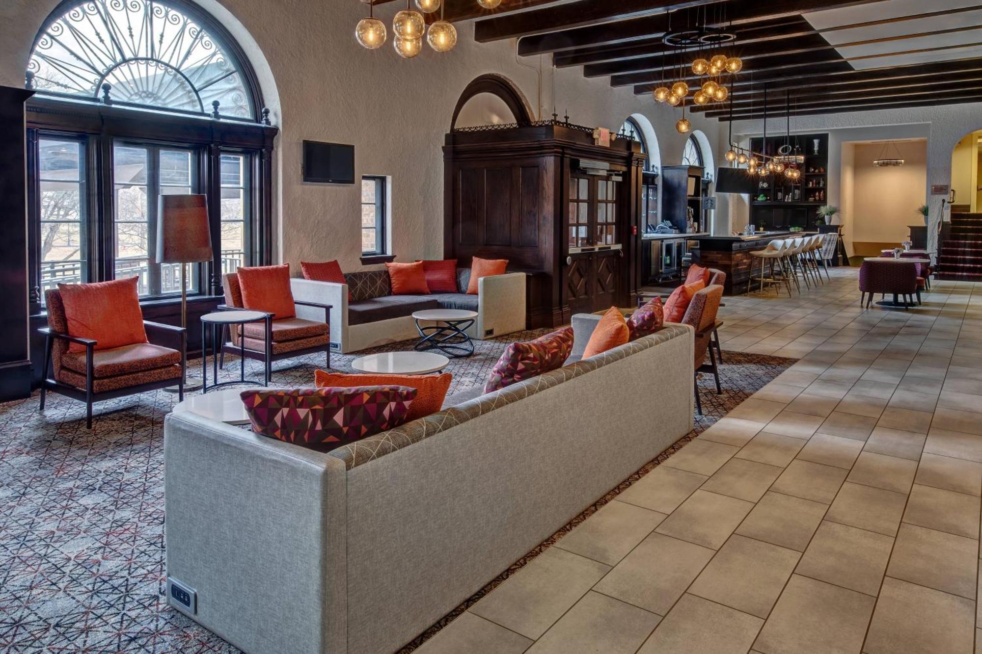 Courtyard Country Club Plaza Hotel Kansas City